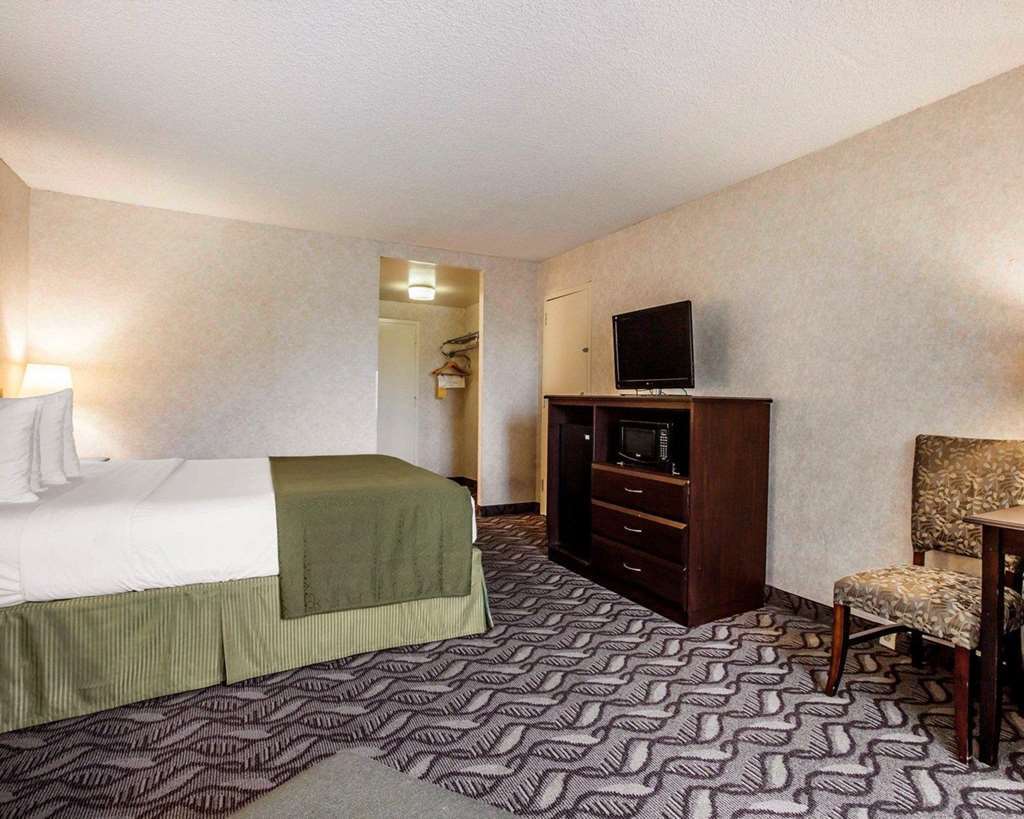 Quality Inn & Suites Montebello - Los Angeles الغرفة الصورة